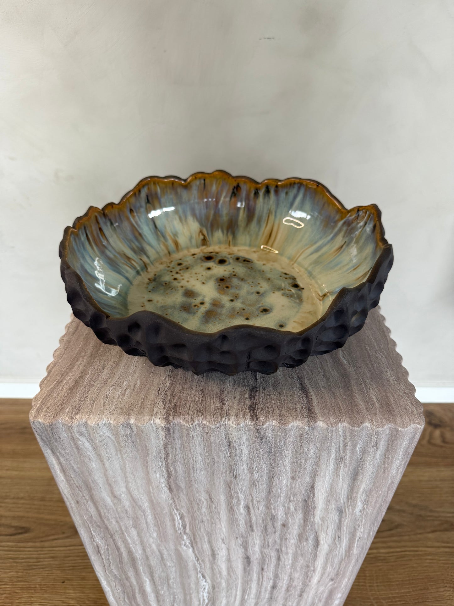 Mørkt østersfad ø 28 cm