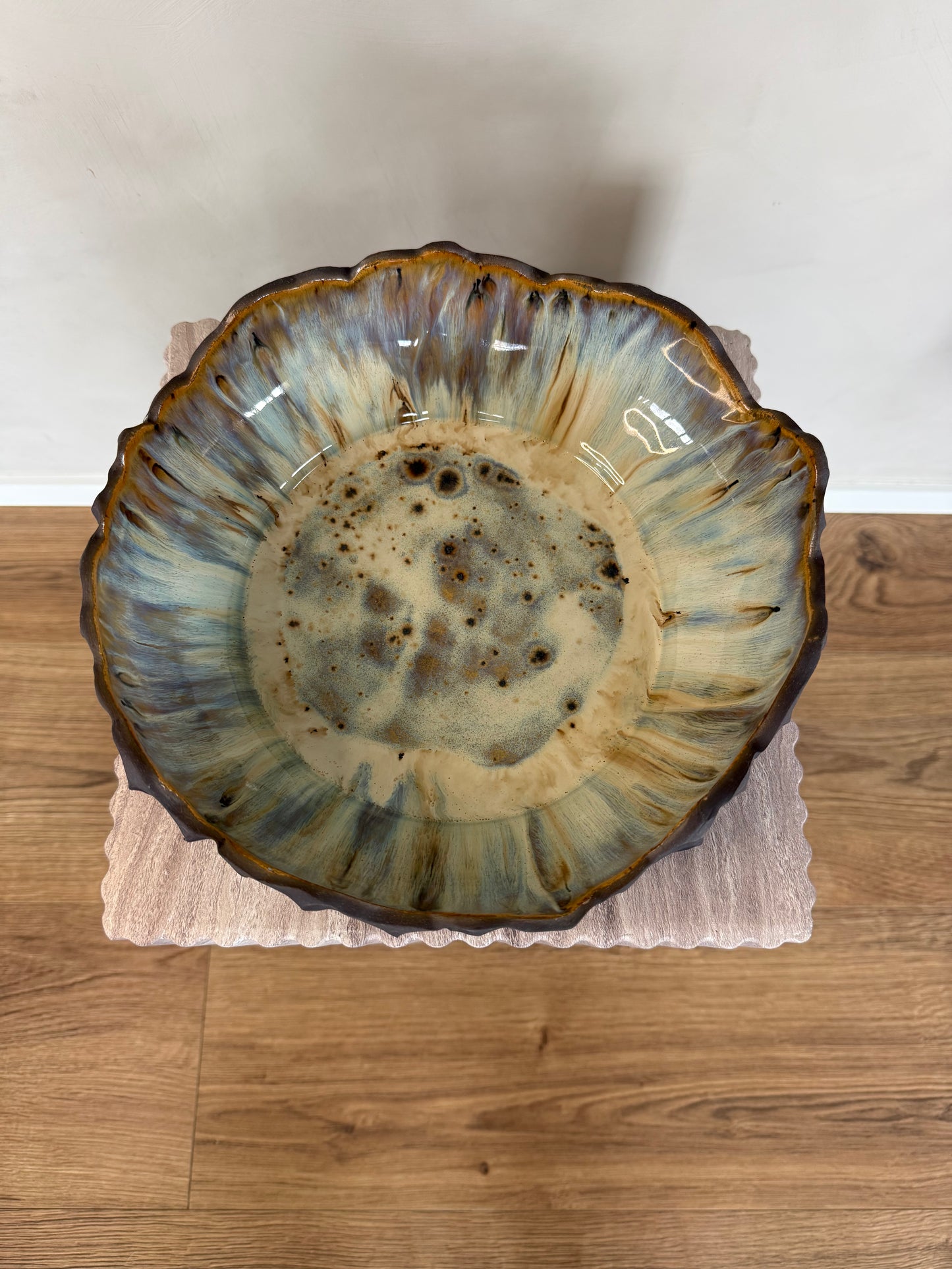 Mørkt østersfad ø 28 cm