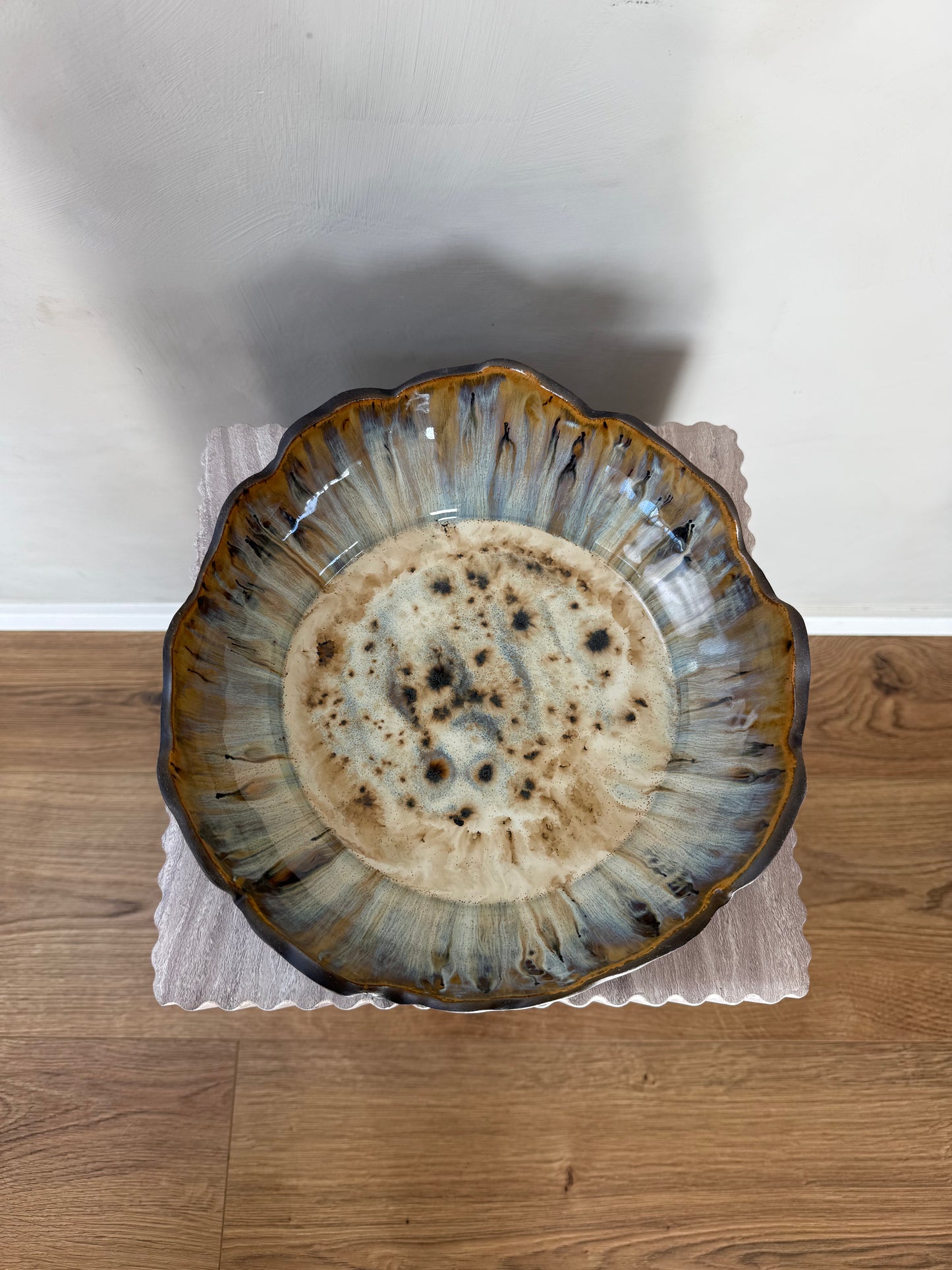 Mørkt østersfad ø 28 cm - 086