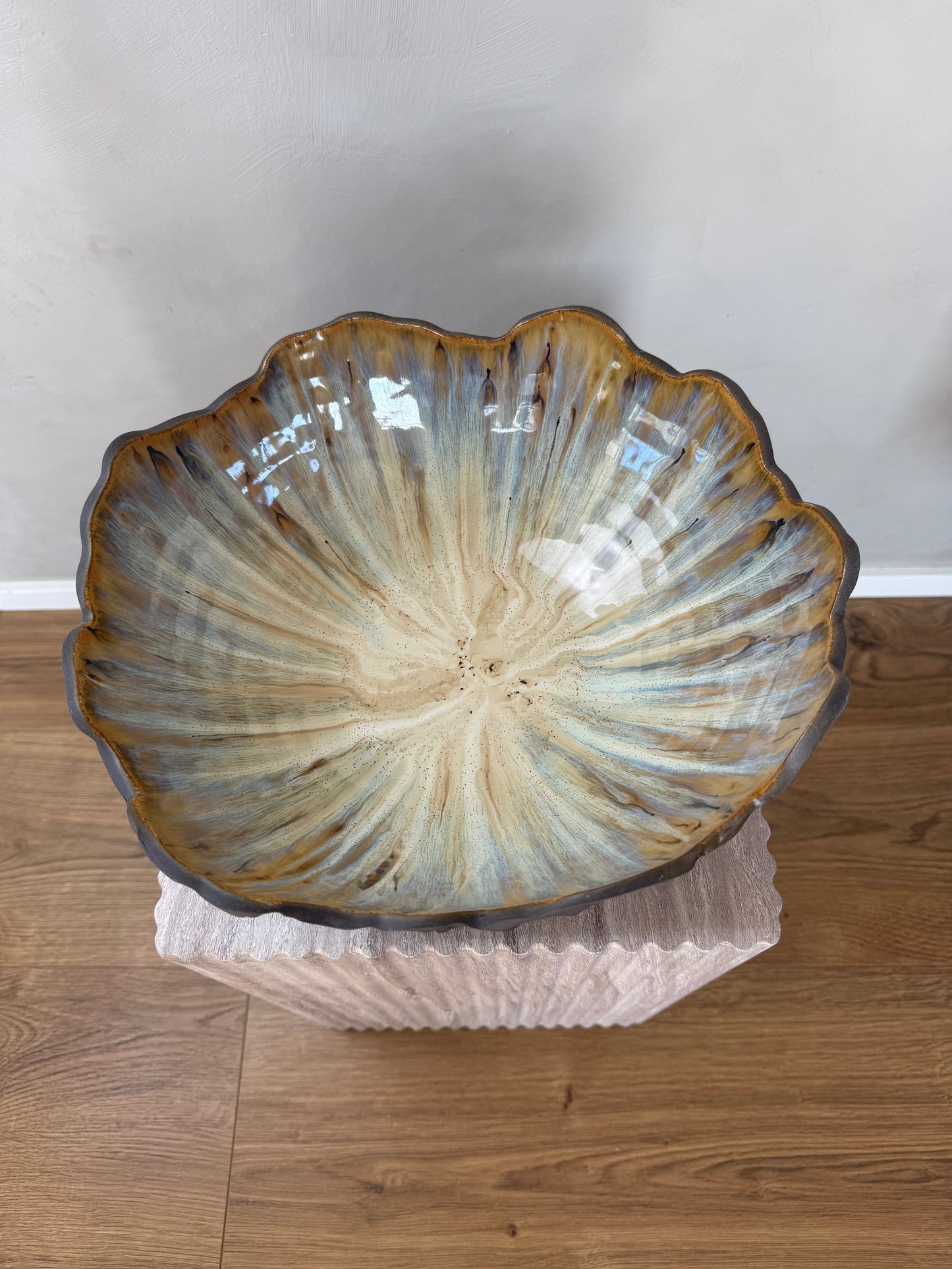 Østersskål i sort ler ø 33 cm - 0118